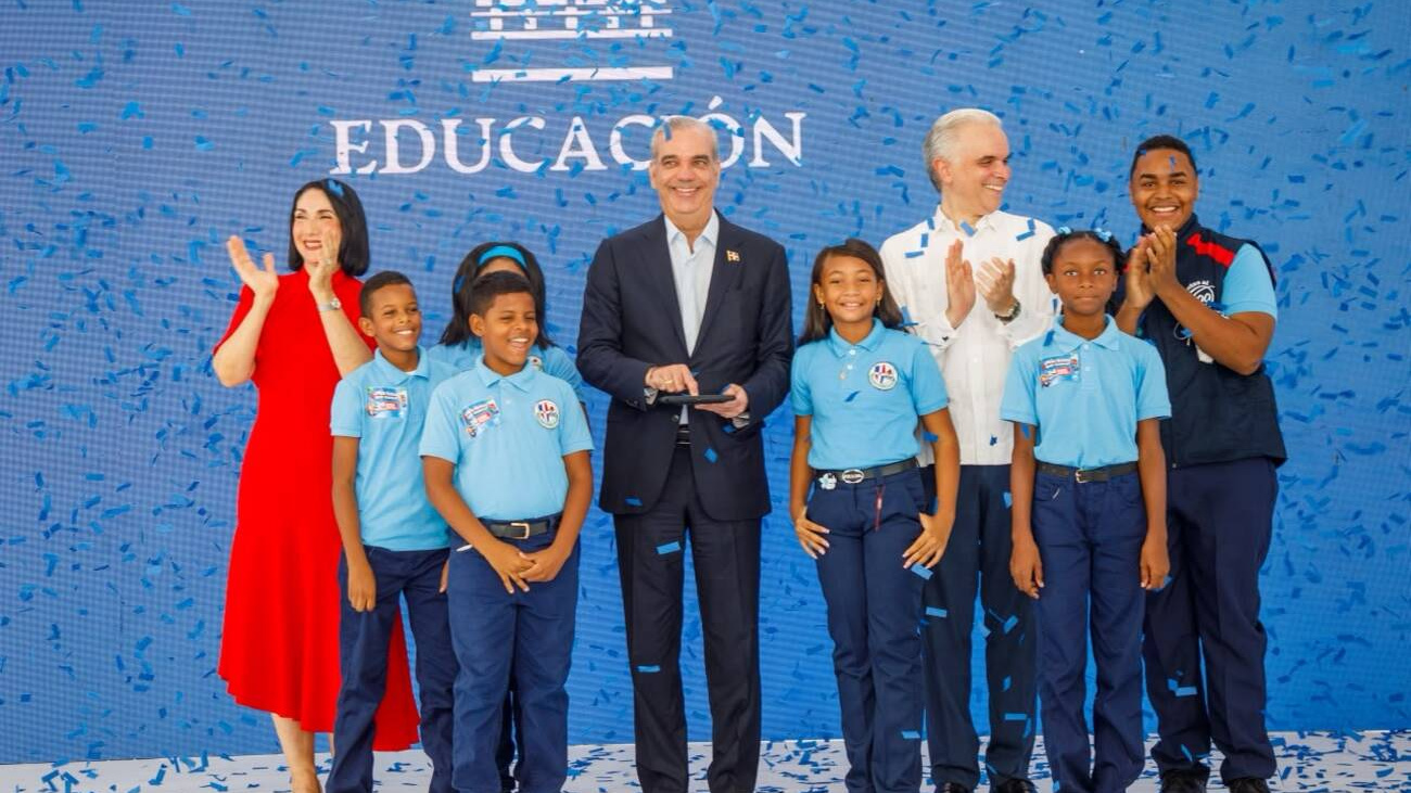 Presidente Abinader da inicio al año escolar 2026-2027