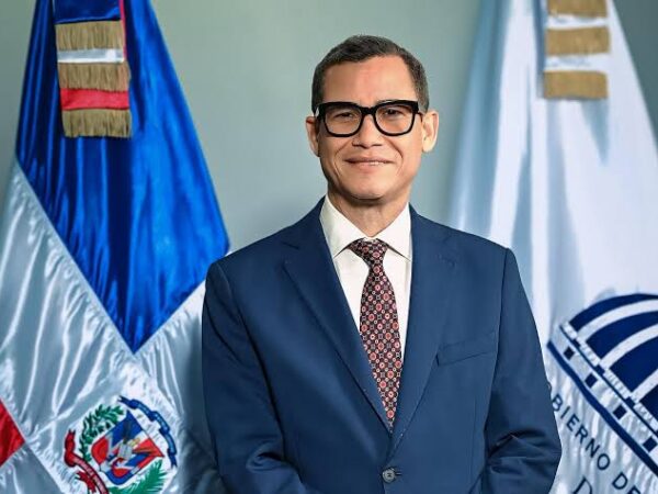 Eddy Olivares dide que el PRM va para la calle y que se preparen la FP y el PLD