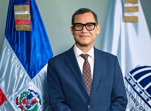 Eddy Olivares dide que el PRM va para la calle y que se preparen la FP y el PLD