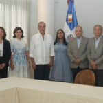 Presidente Luis Abinader toma juramento al voluntariado del Hospital Periférico Monte Adentro Dr. Antonio Trueba