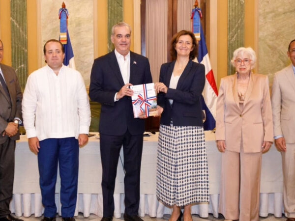 OCDE destaca importantes avances de la República Dominicana en materia de integridad gubernamental