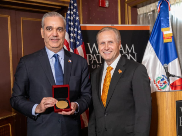 Presidente Luis Abinader recibe la Medalla Presidencial de William Paterson University