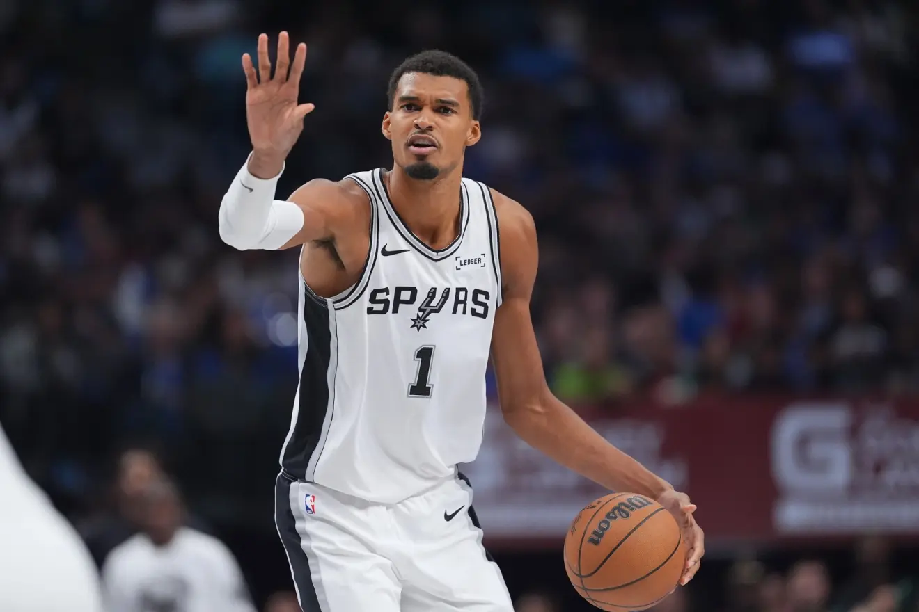 Víctor Wembanyama recibe una petición extraña de un árbitro de la NBA que se sale del guion