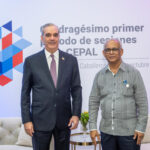 Presidente Luis Abinader aborda con secretario general de la OEA plan de acción para Haití y situación de la democracia en la región