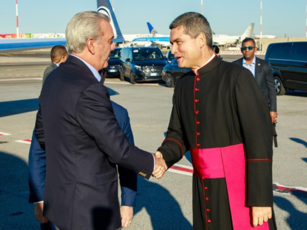 Presidente Luis Abinader informa que invitará oficialmente al papa León XIV a visitar la República Dominicana en 2027