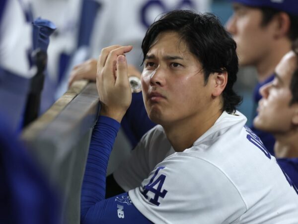 Ohtani seguirá en la alineación de Dodgers pese a su bajón en los playoffs